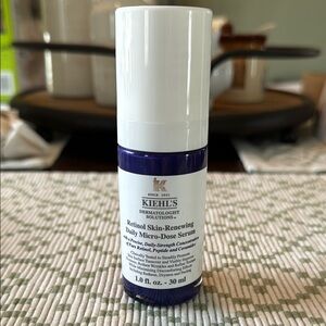Kiehl's Retinol Skin-Renewing Daily Micro-Dose Serum - Blue